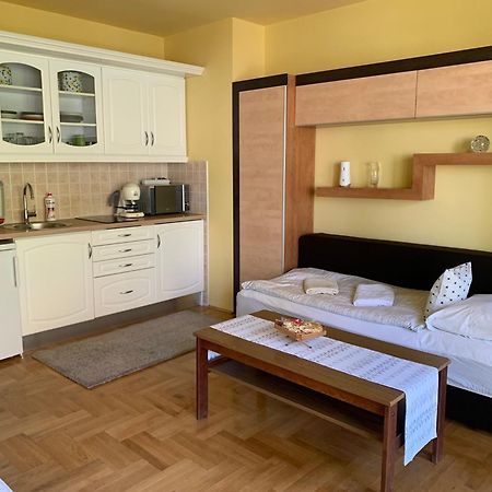 שיופוק Mandarin Wellness Apartman מראה חיצוני תמונה