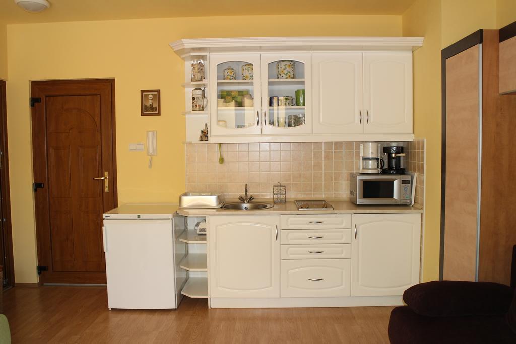 שיופוק Mandarin Wellness Apartman חדר תמונה