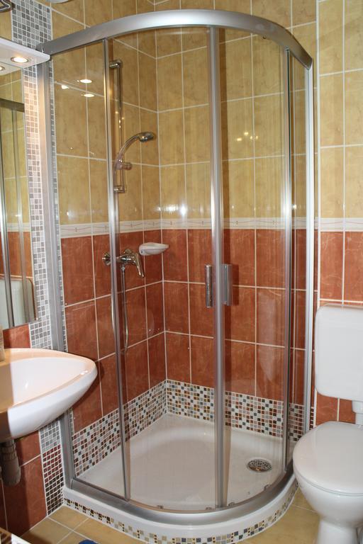 שיופוק Mandarin Wellness Apartman חדר תמונה